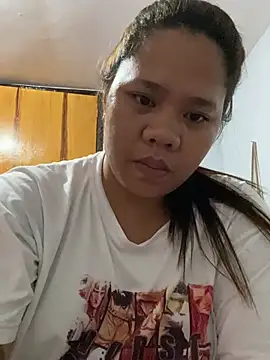 -CLARAMommy- 即時 XXX 聊天