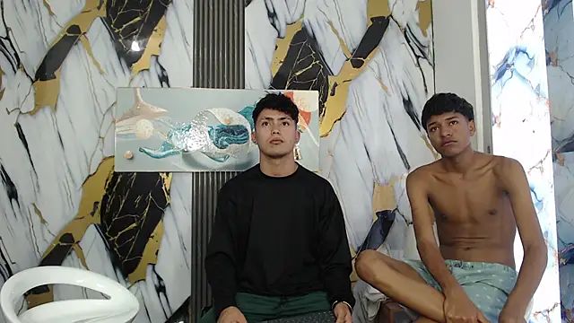 VERY_HOT_GUYS Adlı Modelin Canlı XXX Sohbeti