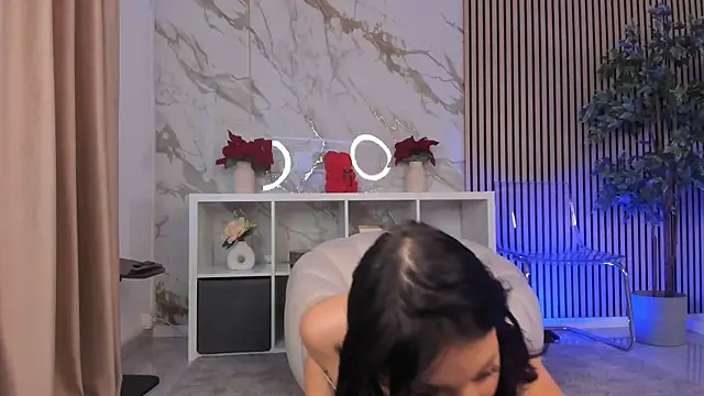 NoctisBella Adlı Modelin Canlı XXX Sohbeti