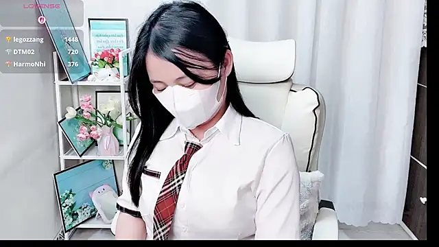Clover_Nhi live XXX chat