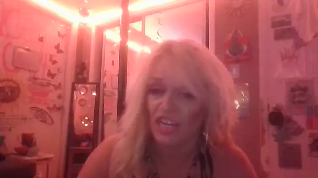 marilyn420: απευθείας συνομιλία ΧΧΧ