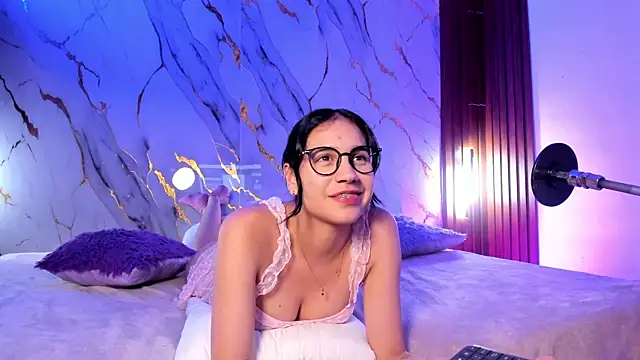 Emmiicute Chat XXX in diretta