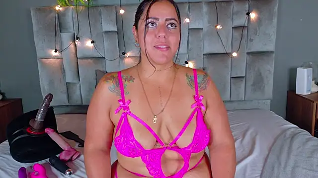 Chat XXX en directo de ShelyEvans__