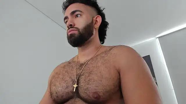 simonleon27 Adlı Modelin Canlı XXX Sohbeti