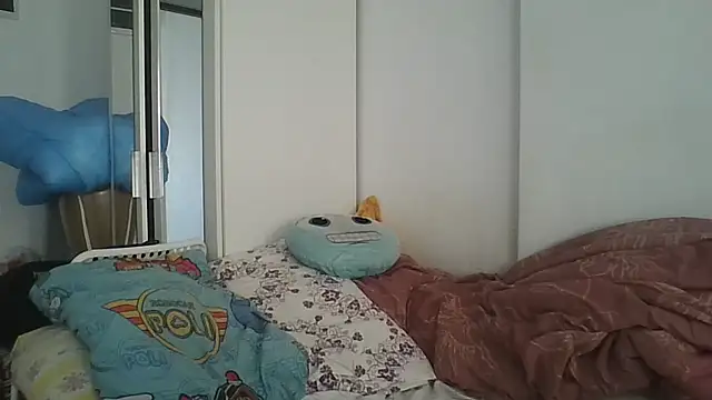 vitalik66679 Adlı Modelin Canlı XXX Sohbeti