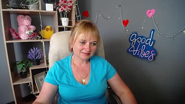 KiraSmiling Chat XXX live