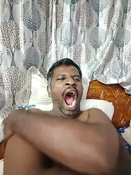 Paramkeerthin Live XXX chat