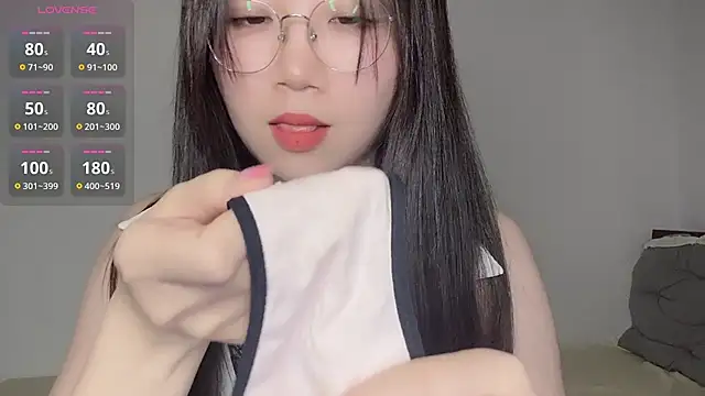 77-Vicky's Live XXX Chat