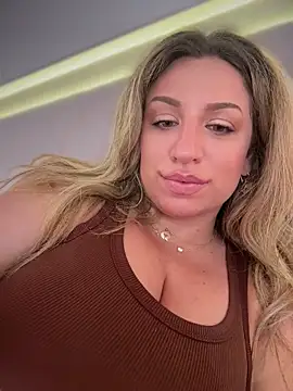miamellycious' Live XXX Chat