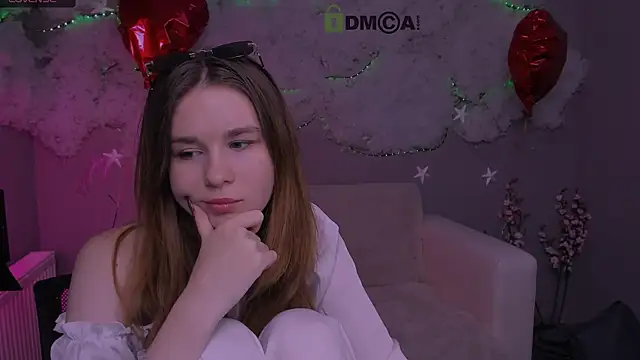 angie_foxy1's Live XXX Chat