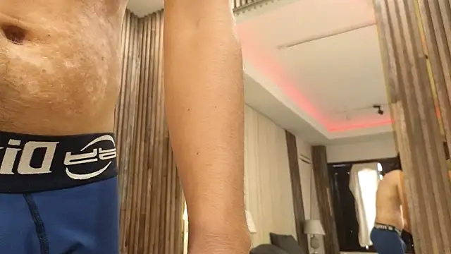 LatinShortt – Naživo XXX chat