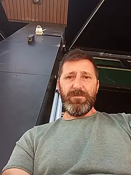 BZH45 XXX чат на живо