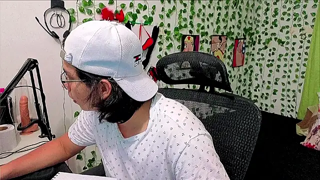צ'אט XXX בשידור חי של Andy_gray
