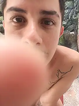 Chatroom XXX en direct de wickedboy_twin1
