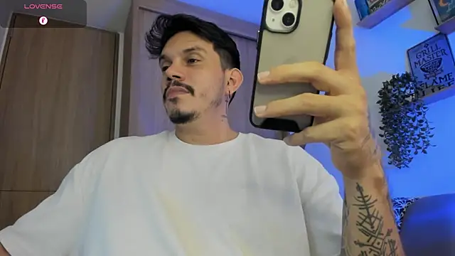 Czat XXX na żywo – alejandro_stark