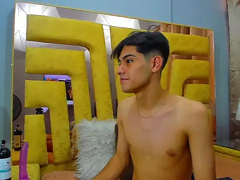 TaylerCruz Chat XXX in diretta