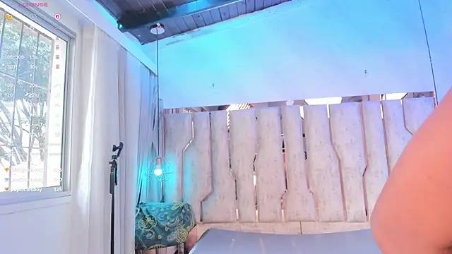 Živý XXX chat ari_monet