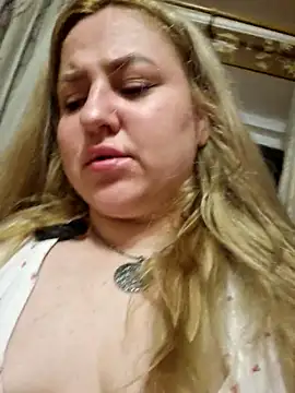 LianaJu Chat XXX live