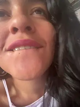 EmilyNoir1 Adlı Modelin Canlı XXX Sohbeti
