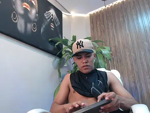 Colby_driscoll's Live XXX Chat