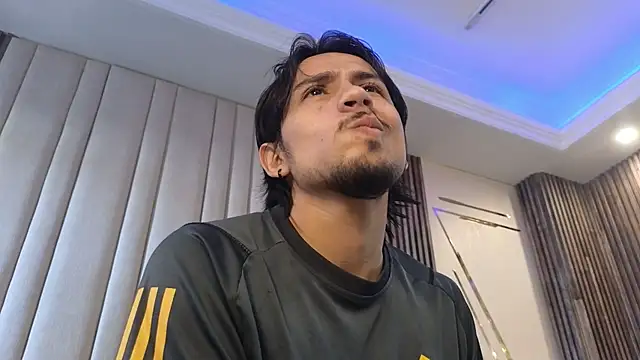 LatinShortt Live XXX-Chat