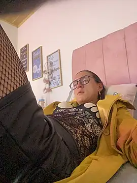 Chat +18 de Elysianpair ao vivo