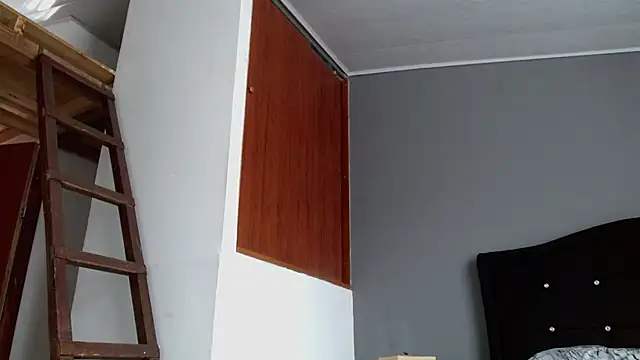 Emilia_1995's Live XXX Chat