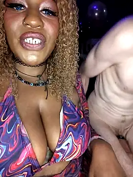 AmazonianMistress élő XXX-chatje