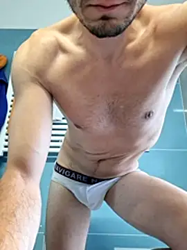 Luca282828 élő XXX-chatje