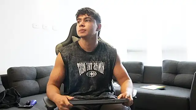 Bray_Kevin Chat XXX in diretta