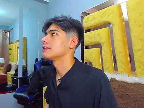 Онлайн чат XXX TaylerCruz