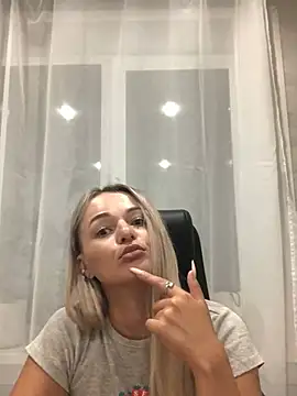 Chat XXX ao vivo de Seralunee