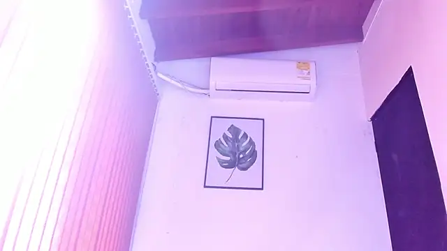 แชท XXX สดของ alondrabigtits