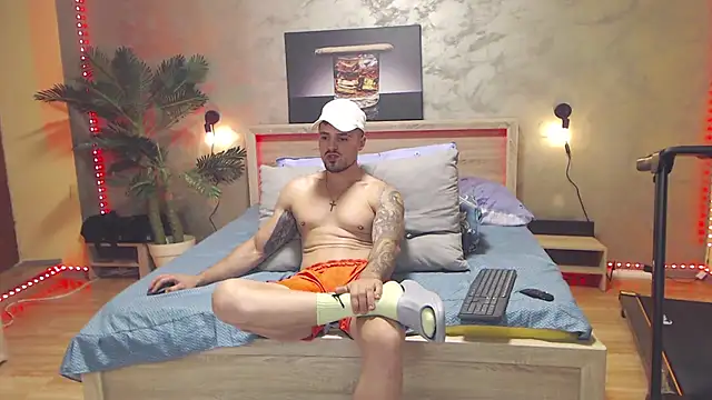 Tiberius_hunk XXX чат на живо