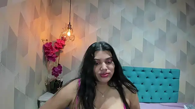 LindaBreeS' Live XXX Chat