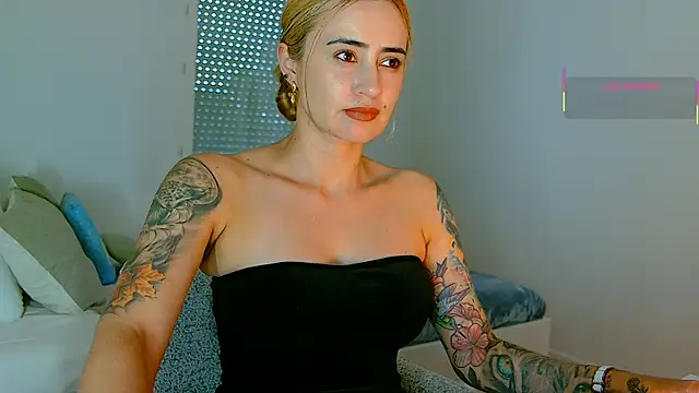 pennyyy_ élő XXX-chatje
