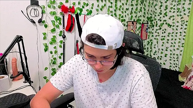 צ'אט XXX בשידור חי של Andy_gray