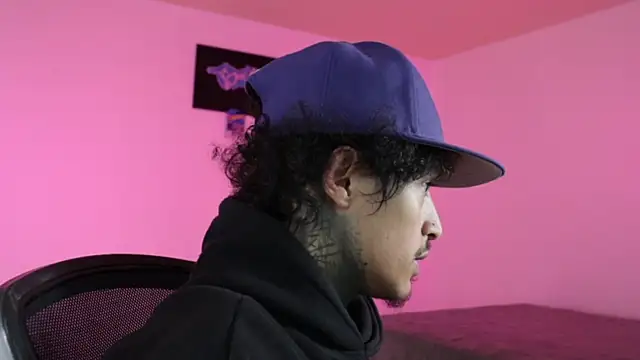 trieone Live XXX-chat