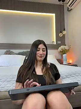 evelyn_hills élő XXX-chatje