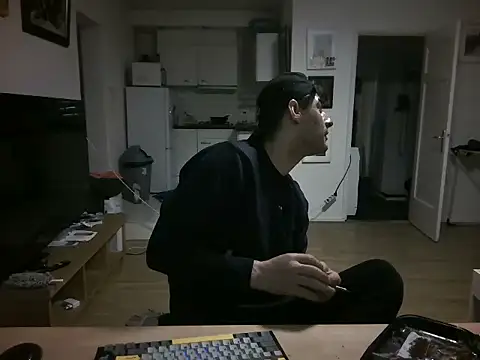 Онлайн чат XXX mihaimichael