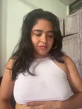 Chat XXX en directo de EmilyNoir1