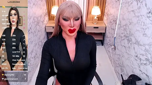 Victorias_DomWorld Chat XXX in diretta