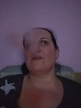 Chat +18 de BustyLadyAlma ao vivo