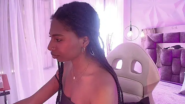 Queen_perla_ Adlı Modelin Canlı XXX Sohbeti