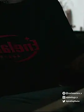 AlphaMasterXxx élő XXX-chatje