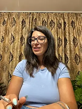 צ'אט XXX בשידור חי של NadiraNoor