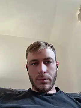 Julian128 Webcam show