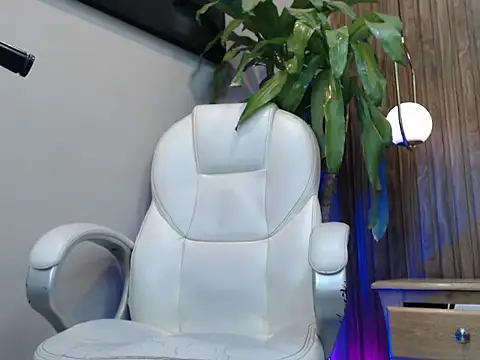 Онлайн чат XXX Colby_driscoll
