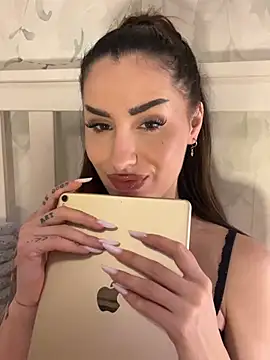 AriaAdda live XXX chat