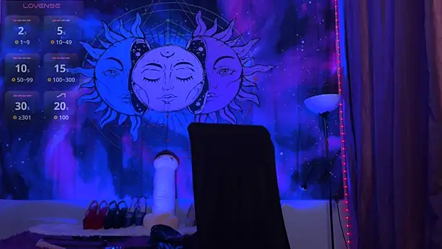 Helena__Femdom 即時 XXX 聊天